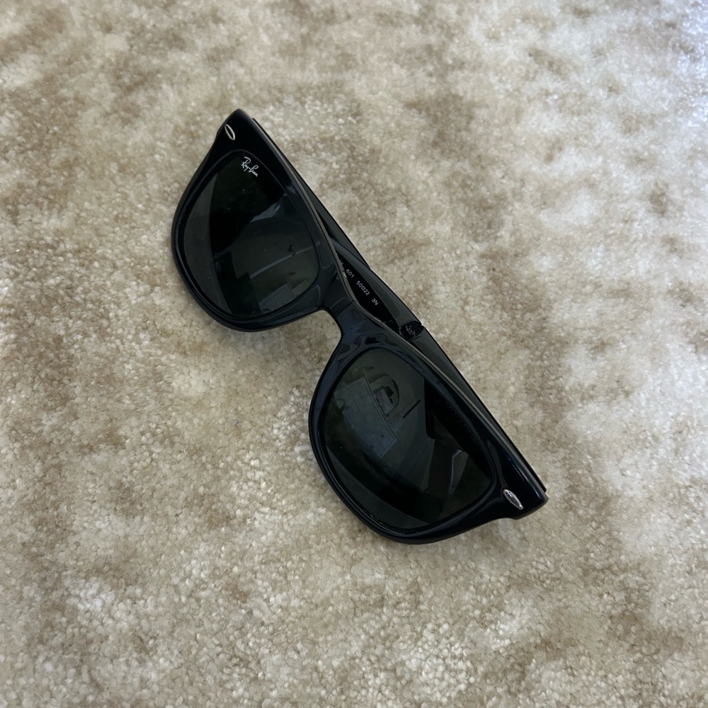 Ray-Ban Black Sunglasses